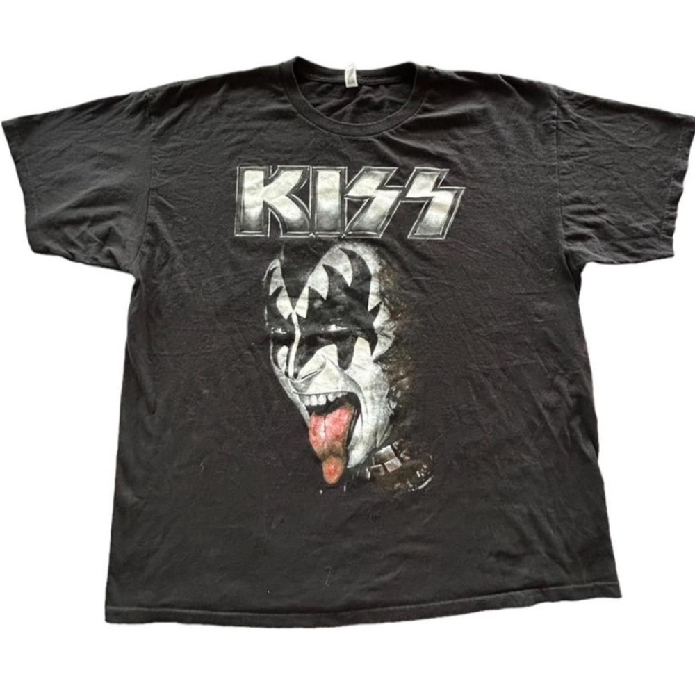 Black KISS Graphic Tee